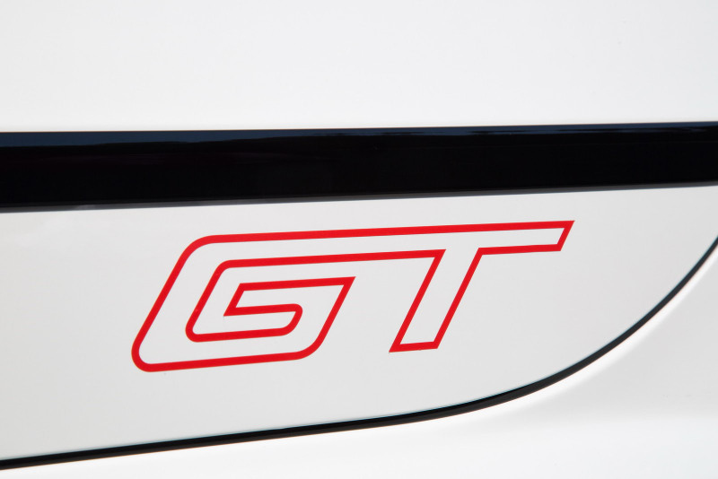 Illustration for article titled The Volkswagen Passat GT Concept Is Like The World's Fattest GTI